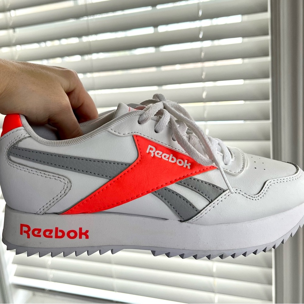 Reebok Platform Sneakers in hard-to-find colour - EUC